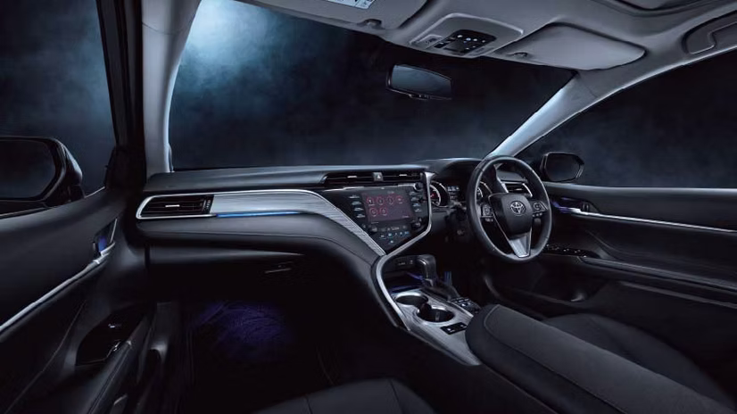 new-camry-hybrid-dashboard